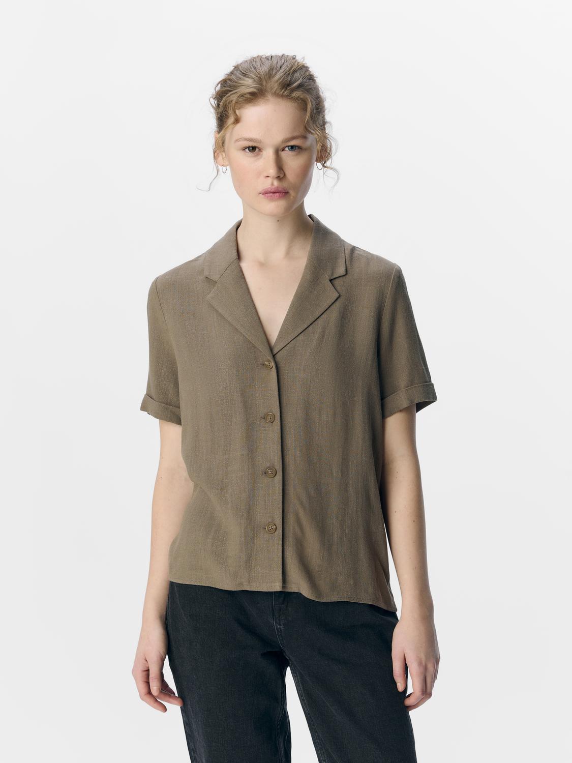 model_shot-front