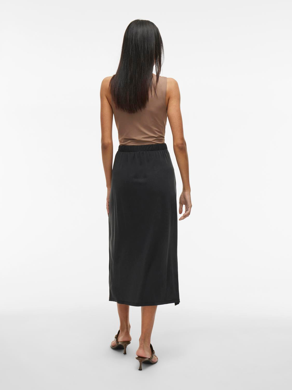 model_shot-back